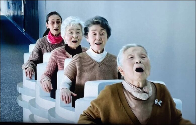 老人ホームでの4人